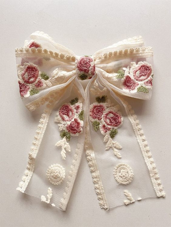 گیره مو پاپیون فرانسوی گلدوزی طرح vip برند feng.y