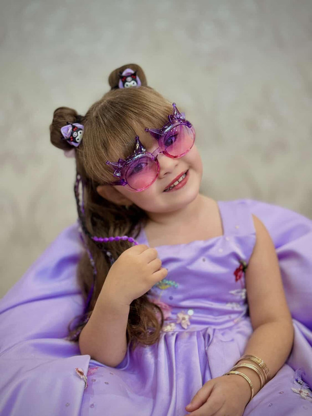 پک کادویی کرومی شامل عینک و دو عدد کش مو آویزدار