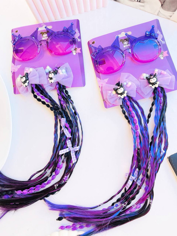 پک کادویی کرومی شامل عینک و دو عدد کش مو آویزدارپک کادویی کرومی شامل عینک و دو عدد کش مو آویزدار