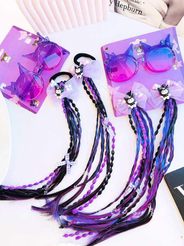 پک کادویی کرومی شامل عینک و دو عدد کش مو آویزدار