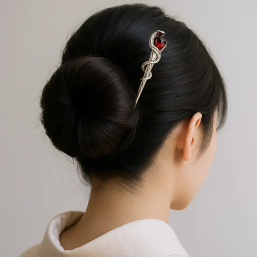 گیره مو کانزاشی فلزی طرح مار و یاقوت قرمز zaya