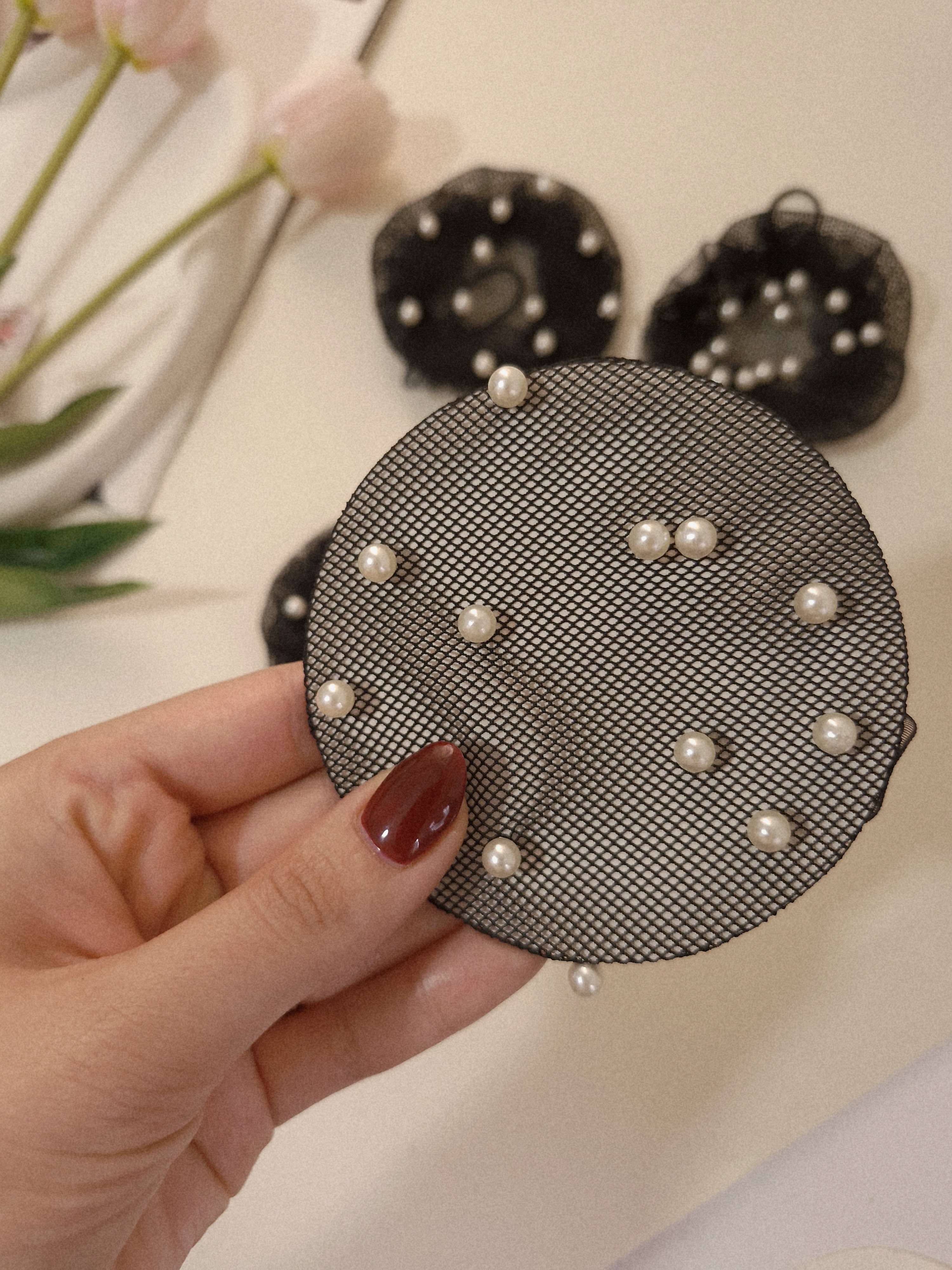 گیره توری مو طرح مرواریدی مناسب مدل مو گوجه ای