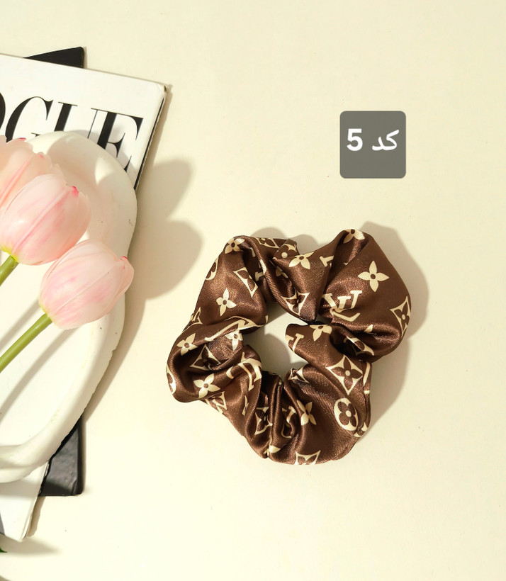 کش مو اسکرانچی ساتن طرح دار lv