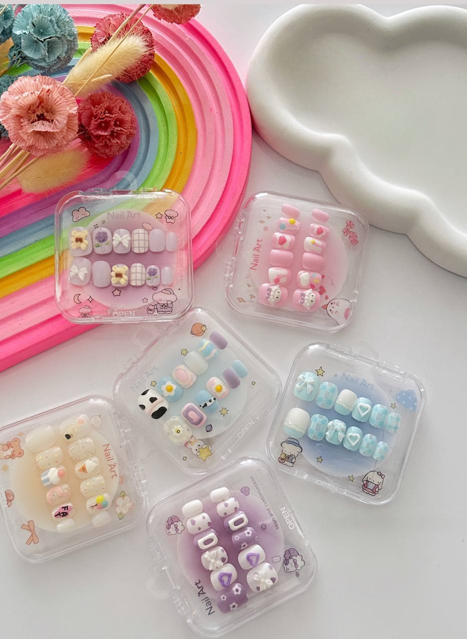 پک ناخن مصنوعی طرح شخصیت‌های سانریو (Sanrio