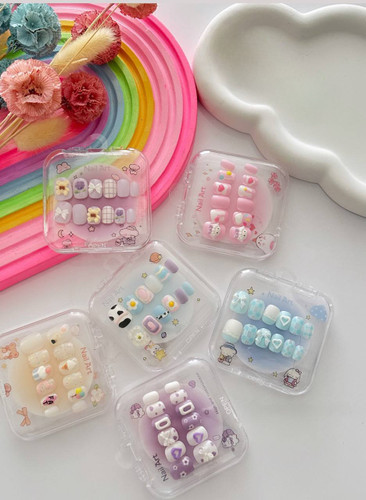 پک ناخن مصنوعی طرح شخصیتهای سانریو (Sanrio