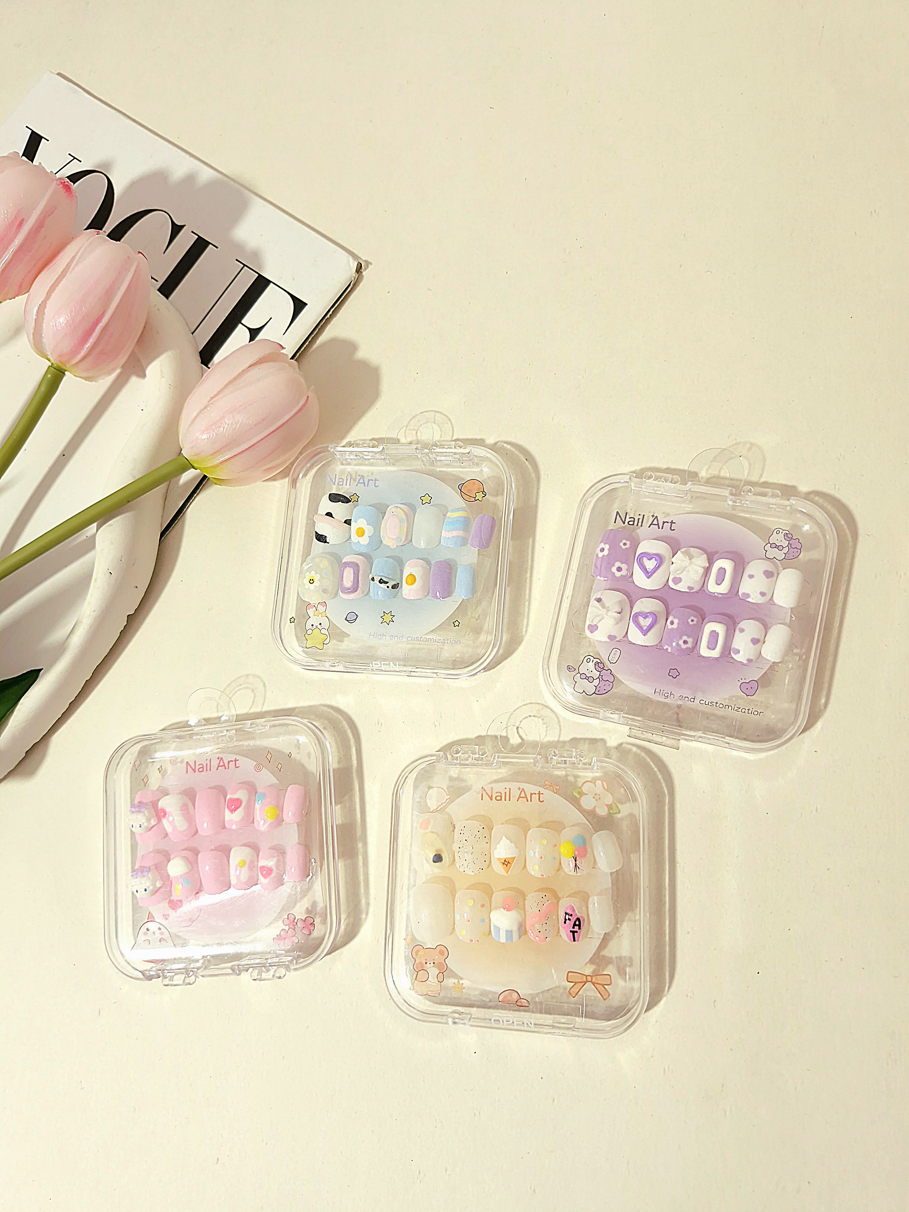 پک ناخن مصنوعی طرح شخصیت‌های سانریو (Sanrio