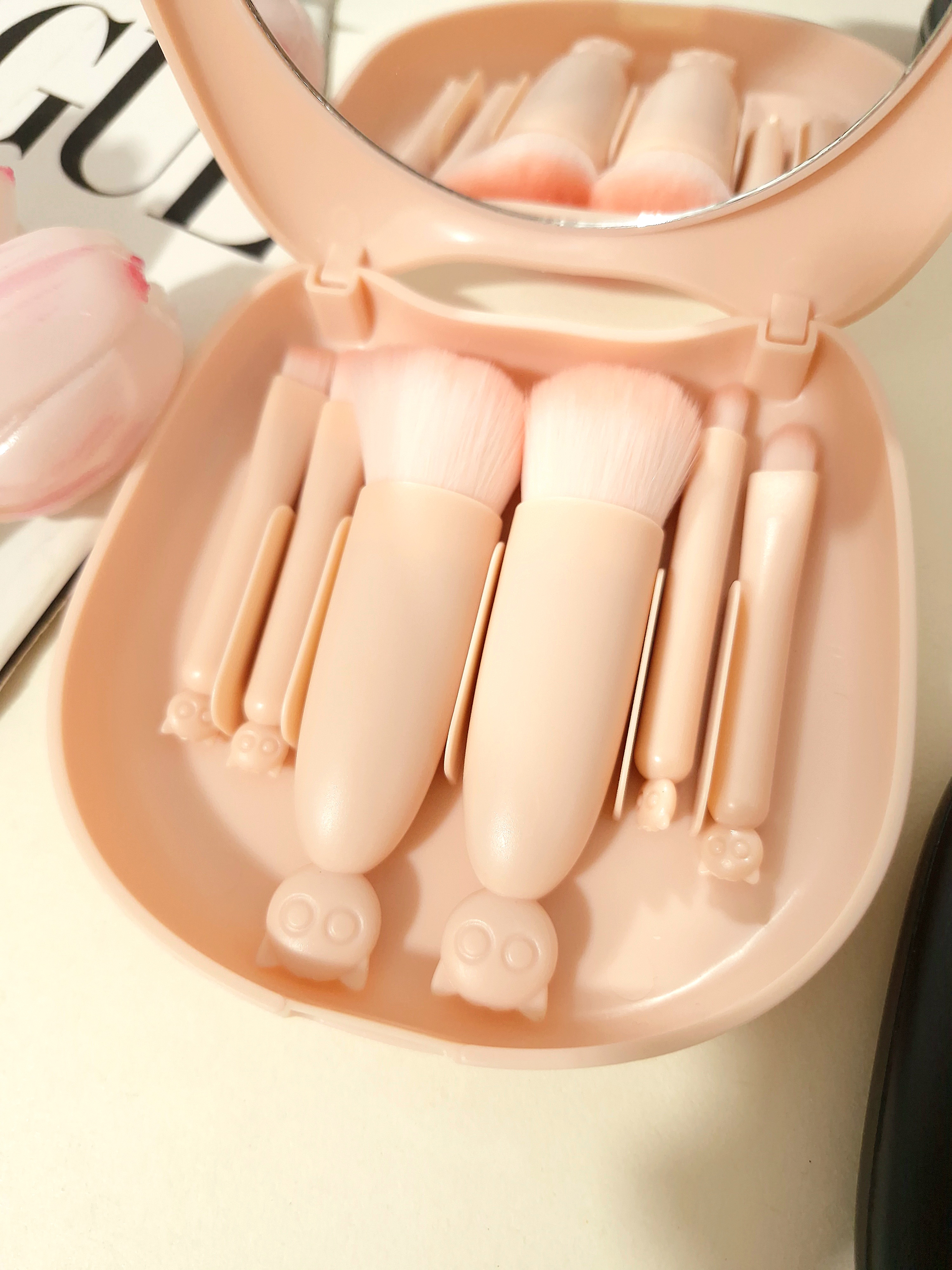 ست براش آرایشی ۶ تکه آینه‌ دار