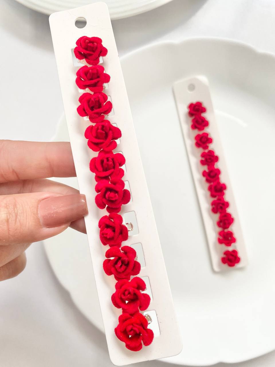 گیره قفل مو گل رز مخملی مخصوص یلداگیره قفل مو گل رز مخملی مخصوص یلدا