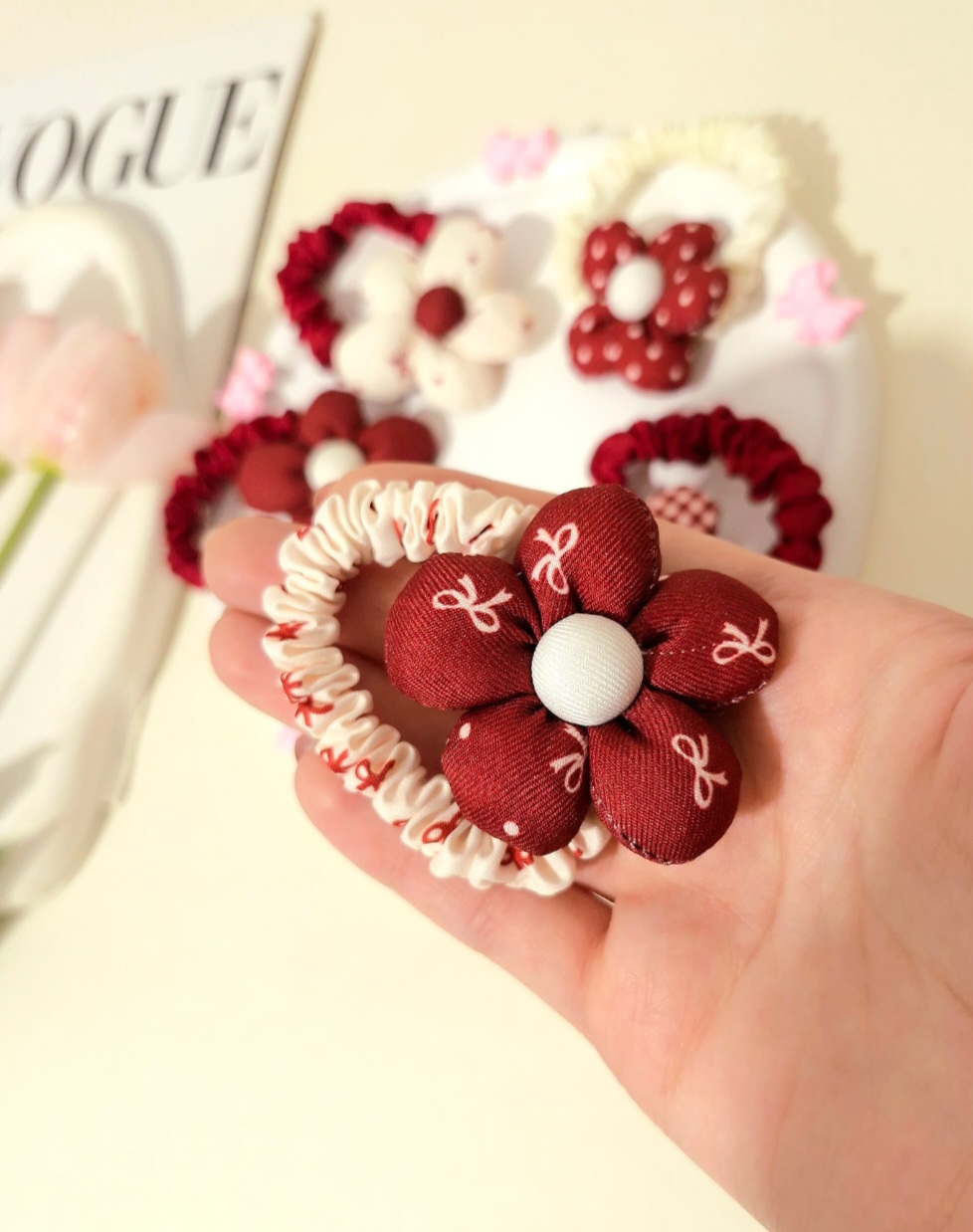 کش مو پاپیونی و گل برجسته بسیار جذاب یلدایی