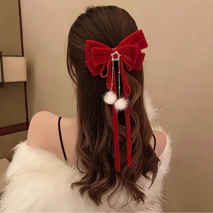 پاپیون مخمل دنباله‌دار قرمز زنانه – اکسسوری شیک مخصوص کریسمس و شب یلدا