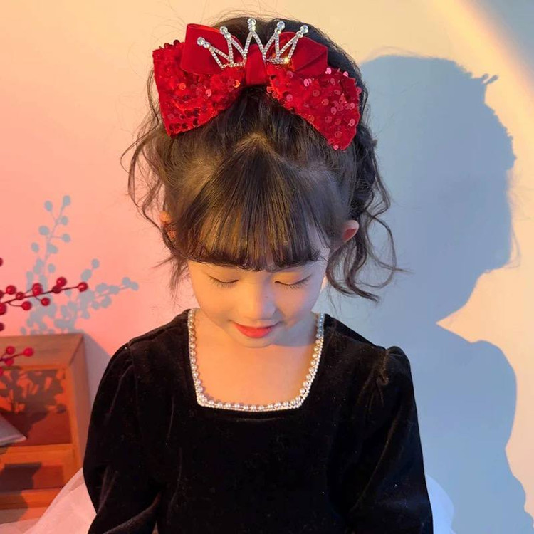 گیره موی پاپیون تاجدار دخترانه مناسب شب یلدا و کریسمس