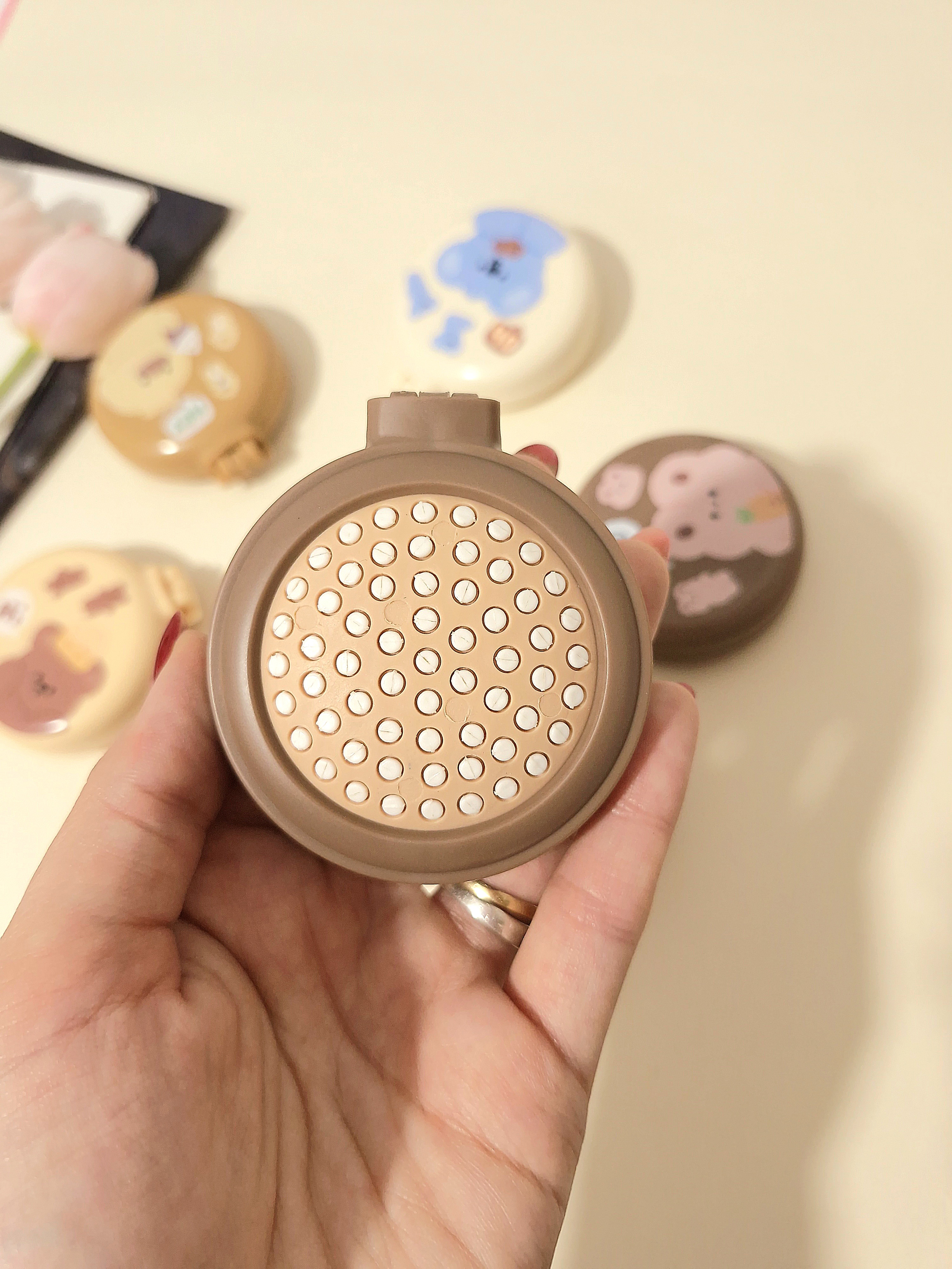 شانه مو تاشو آینهدار فانتزی | شانه جیبی سبک و قابل حمل