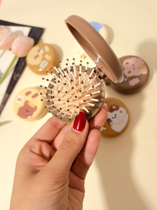 شانه مو تاشو آینهدار فانتزی | شانه جیبی سبک و قابل حمل