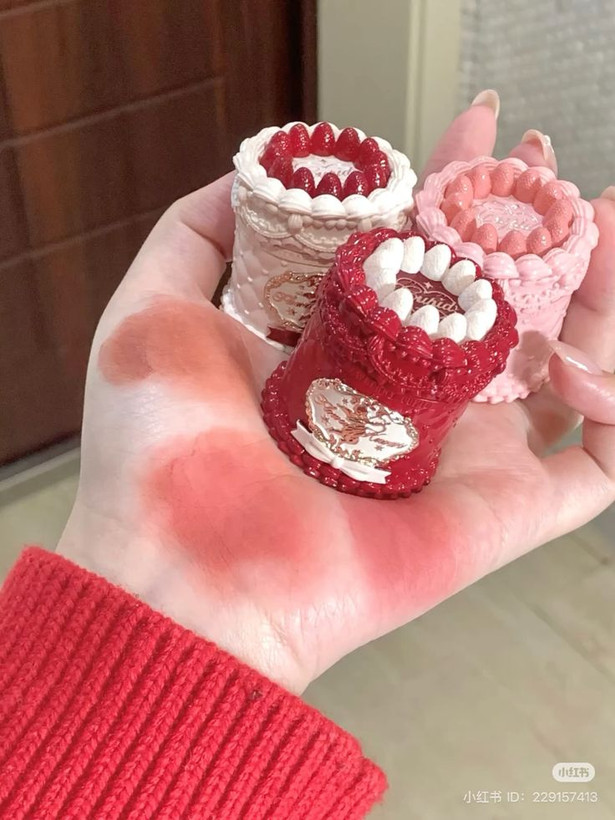 موس لب پینترستی فانتزی | بافت مخملی و رنگدهی بالا