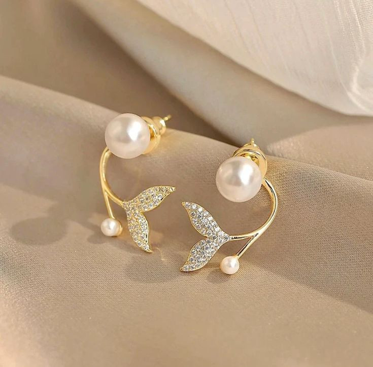 گوشواره دوکاره مرواریدی طرح برگ و دم وال | ظریف، شیک و ضد حساسیت