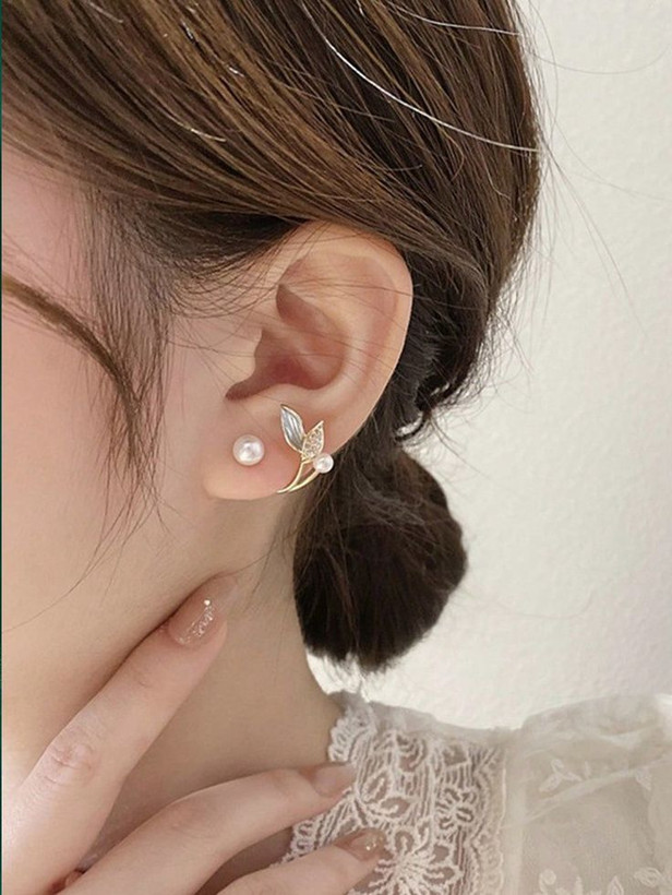 گوشواره دوکاره مرواریدی طرح برگ و دم وال | ظریف، شیک و ضد حساسیت