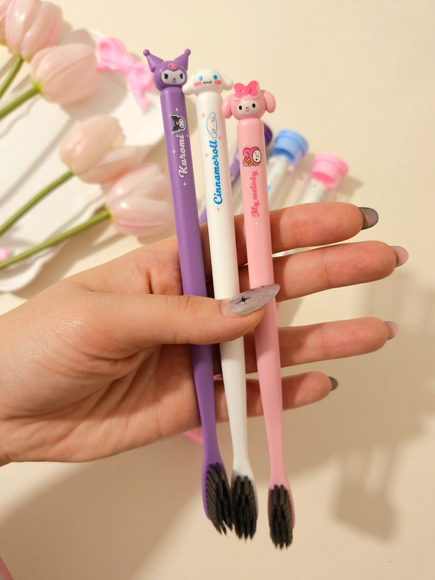 مسواک بچگانه نانو ذغالی طرح کرومی (سانریو)