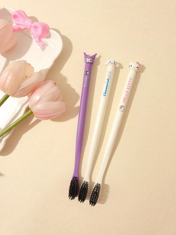 مسواک بچگانه نانو ذغالی طرح کرومی (سانریو)