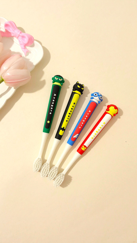 مسواک بچگانه نانو ذغالی طرح سوپرقهرمانان (مرد عنکبوتی ، هالک و...)