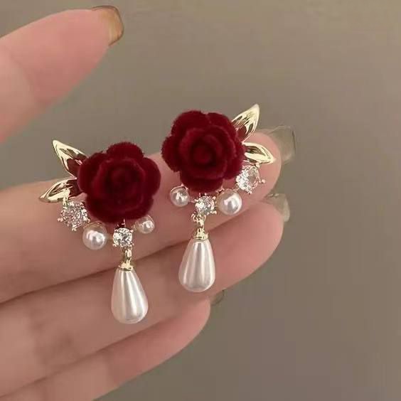 گوشواره زنانه مخمل طرح گل رز مرواریدی رنگ ثابت پینترستی کد ۰۲